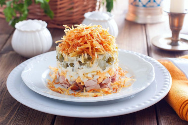 Салат с картофелем пай и курицей