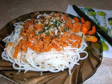 Макароны с соусом болоньезе