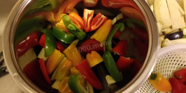 Рецепт - Закуска из баклажан, томатов и болгарского перца на зиму. - Шаг 3 - кашу&quot