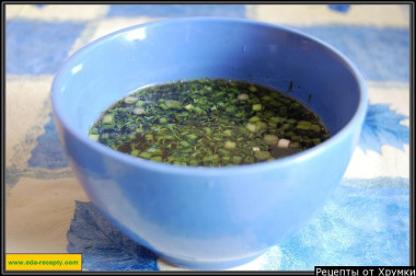 Бульон с грибами и луком