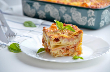 Лазанья из макарон с фаршем в духовке