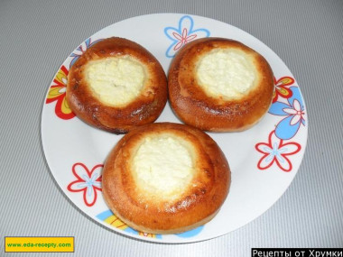 Ватрушки с творогом на тесте со свежими дрожжами