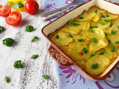 Картошка запеченная в сливках с мускатным орехом