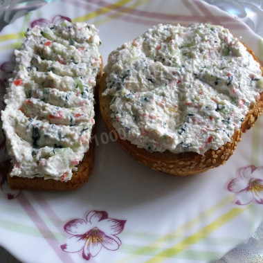 Паштет из творога с огурцами и крабовыми палочками