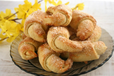 Рогалики посыпанные сахаром