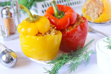 Перцы фаршированные мясом и рисом в мультиварке