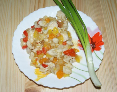 Гуляш из куриных грудок