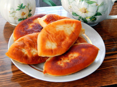 Пирожки без дрожжей на кефире на сковороде