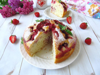 Кекс с кокосом и клубникой на молоке