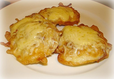 Жареная говядина с сыром