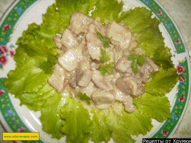 Жареная свинина с луком и сметаной