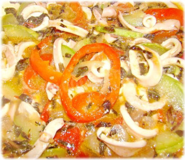 Жареные кальмары с овощами