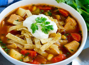 Суп с мексиканской смесью и курицей