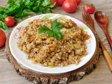 Гречневая каша с тушенкой