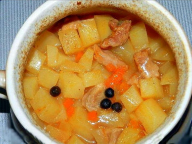 Свинина с картофелем в горшочке