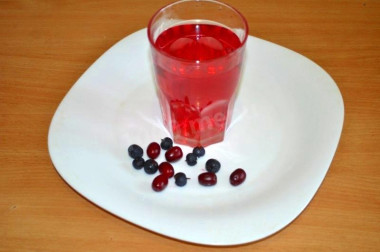 Компот из кизила и смородины