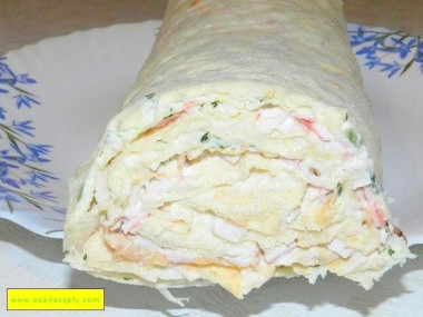 Рулет с крабовыми палочками из лаваша