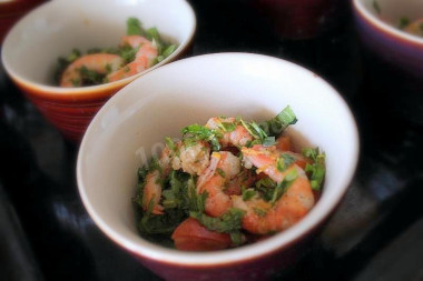 Креветки под соусом