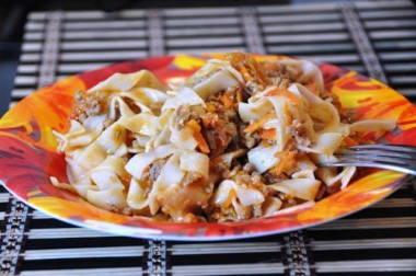 Лингвини с говядиной свининой и овощами