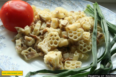 Макароны с сушеными грибами
