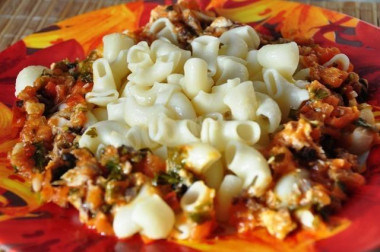 Макароны с тунцом