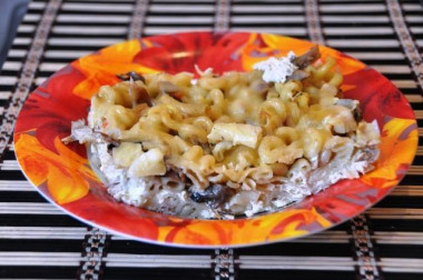 Макароны с грибами и яйцом
