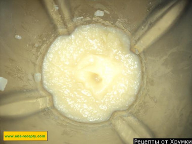 Рецепт - Яблочный мусс десерт - Шаг 5 -  Вынимаем их из кастрюли и протираем через ситечко (я измельчала их в блендере, так тоже можно).