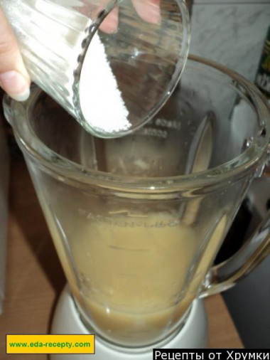 Рецепт - Яблочный мусс десерт - Шаг 6 -  Всыпаем сахару и взбиваем при помощи миксера до полного растворения сахара.