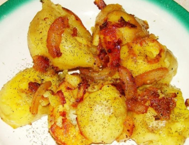 Вкусная картошечка на сале с укропом в духовке
