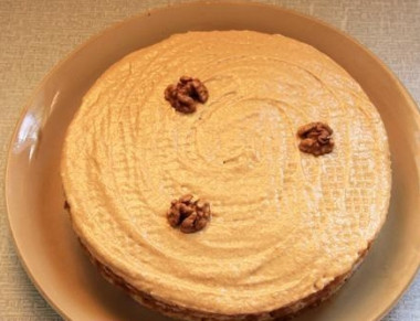 Шоколадный торт с вареной сгущенкой и грецкими орахами