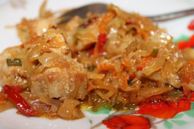 Бигус с мясом и колбасой