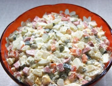 Салат Зимний с соленым огурцом и морковью