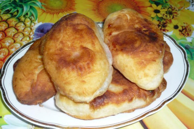 Пирожки с клубникой на кефире