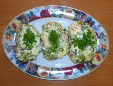 Горячие бутерброды  с яйцом и твердым сыром