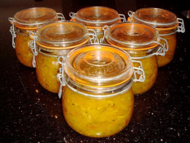 Салат из кабачков с морковью и майонезом