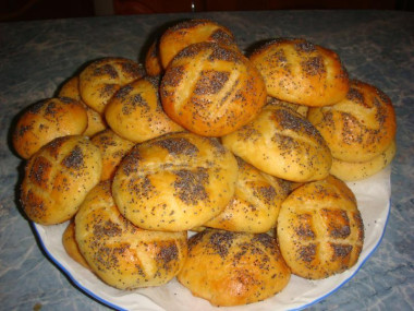 Чесночные булочки с маком