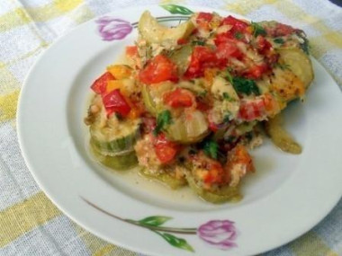 Запеканка из кабачков с фаршем, помидорами и сыром