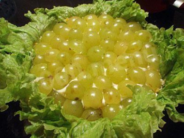 Салат Тиффани с миндалем сыром курицей