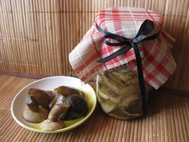Маринованные маслята с сахаром
