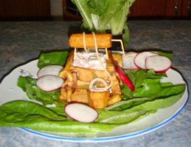 Салат картофельный колодец