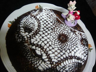 Торт с изюмом и грецкими орехами