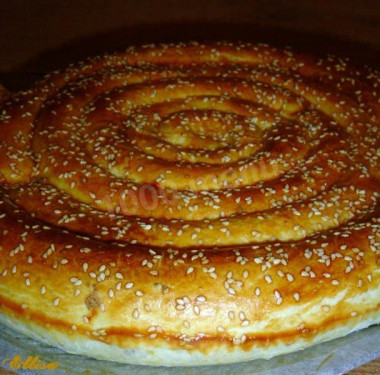 Слоеный пирог со шпинатом, твердым сыром и геркулесом