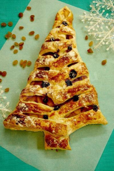 Слойка с яблоками Елочка