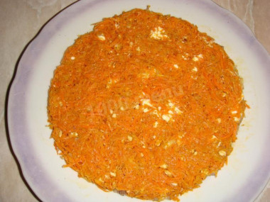 Рецепт - Салат Влюбленный Бунито - Шаг 3 -  - морковь по-корейски + майонез