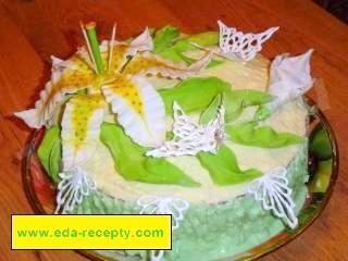 Торт Каприз с маком и орехами с цветами