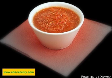 Аджика из помидор с болгарским перцем, кинзой и орехами