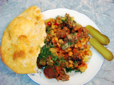 Баранина с нутом и овощами