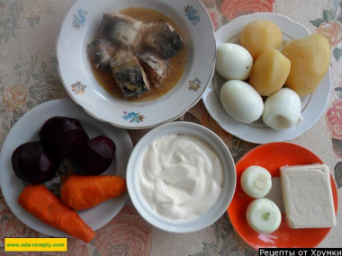 Рецепт - Салат Мимоза с горбушей - Шаг 1 - Отвариваем в мундире морковь и картофель, варим яйца и рис. Все у нас должно остыть, прежде чем мы будем готовить дальше.