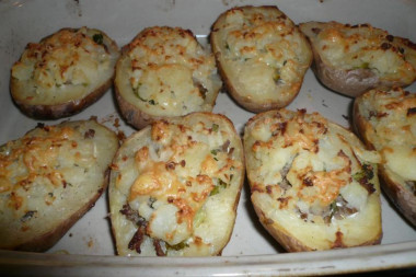 Картофель фаршированный говяжьим фаршем с брокколи в духовке