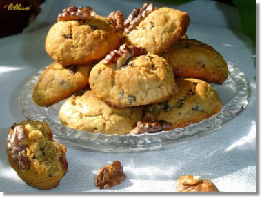 Кофейное печенье с грецким орехом и шоколадной крошкой